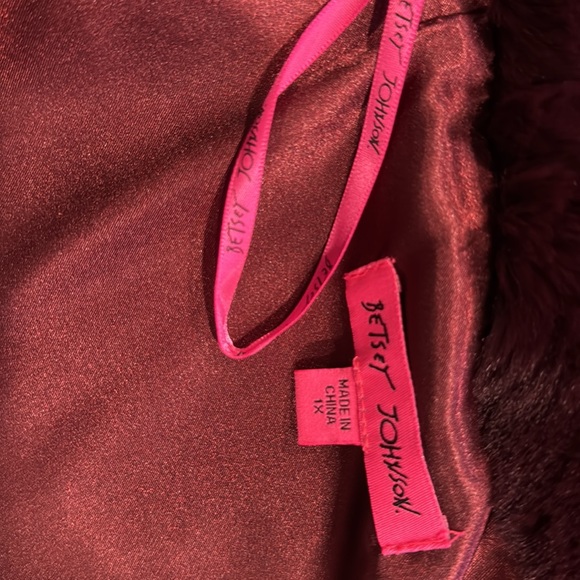 New wine color super soft shawl/poncho - Picture 5 of 8